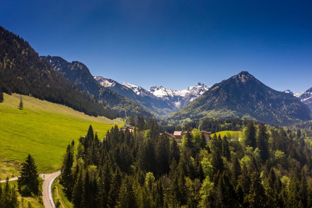 Atlas Limousine J.O. - luxury limousine service in Switzerland